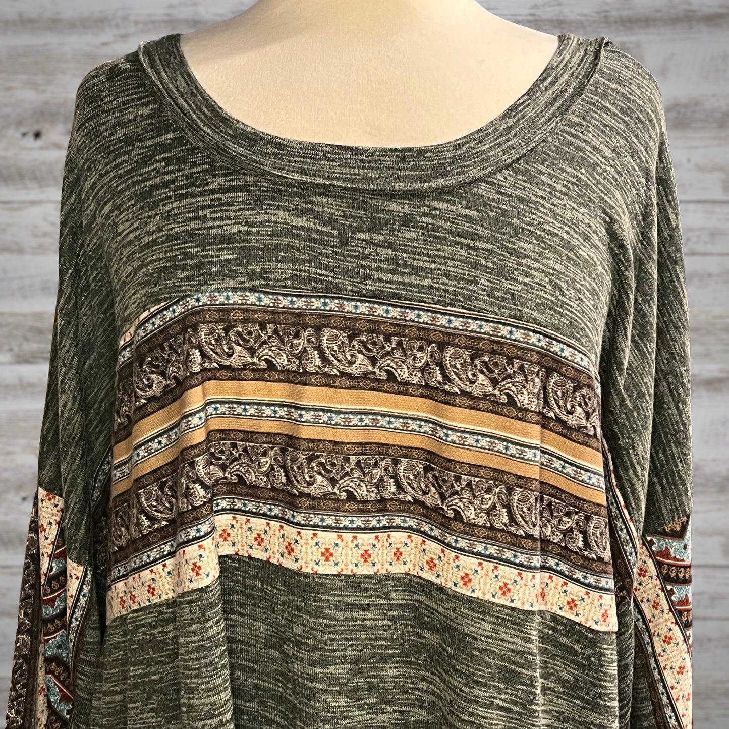 PLUS Paisley Heathered Knit Top with Bell Sleeves