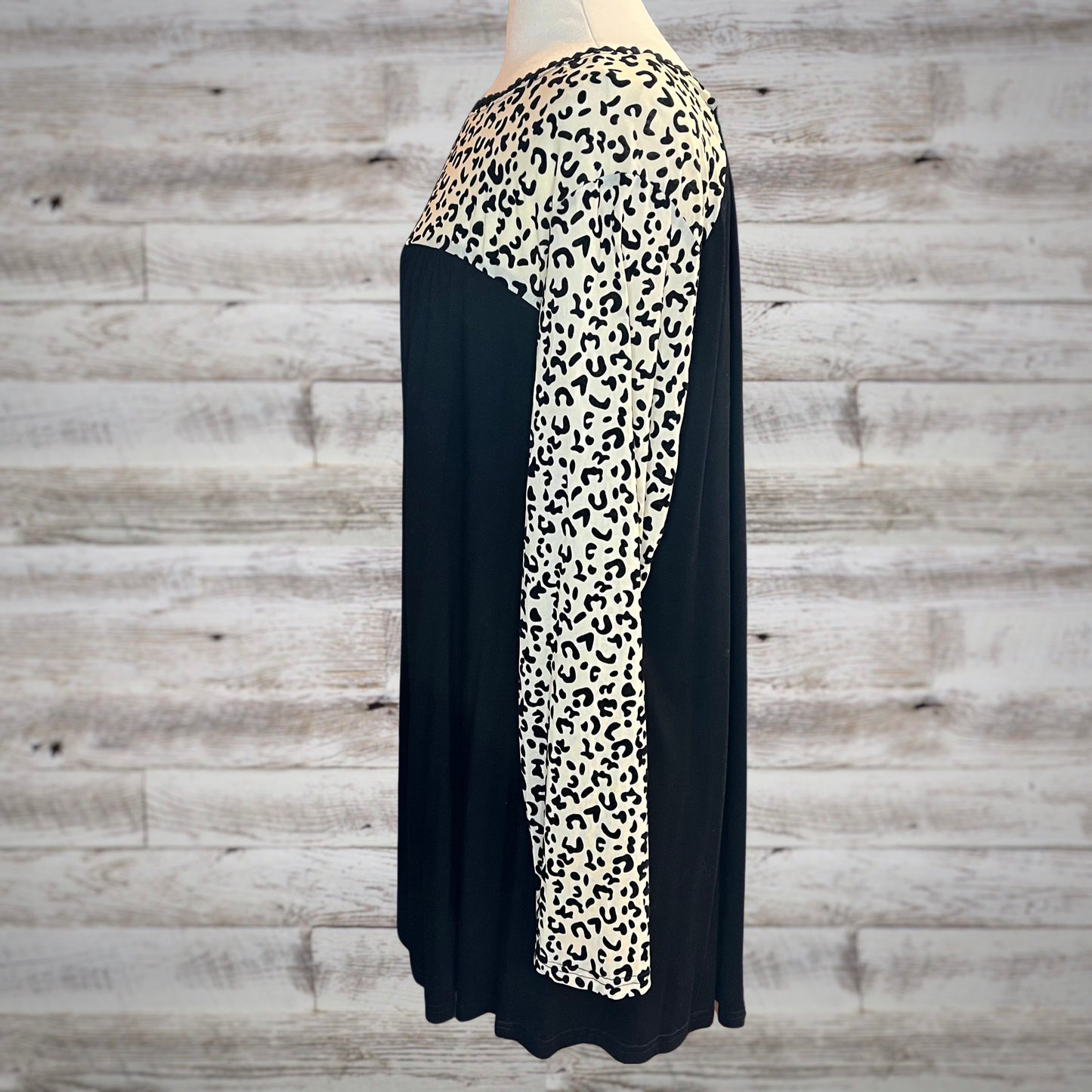 PLUS Sweetheart Neckline Leopard Mesh Long Sleeve Top