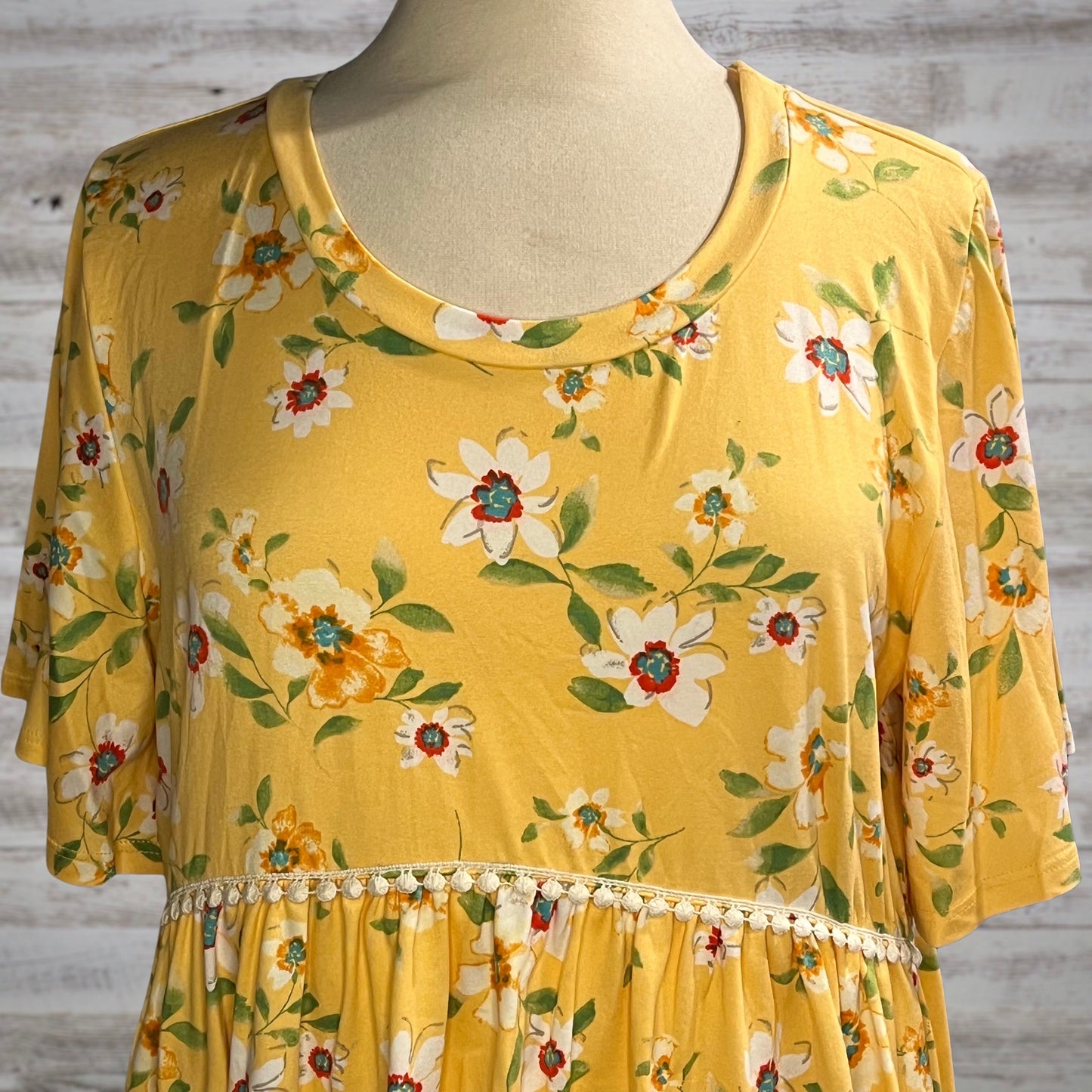 Floral Peplum Waist Jersey Babydoll Top in Daffodil
