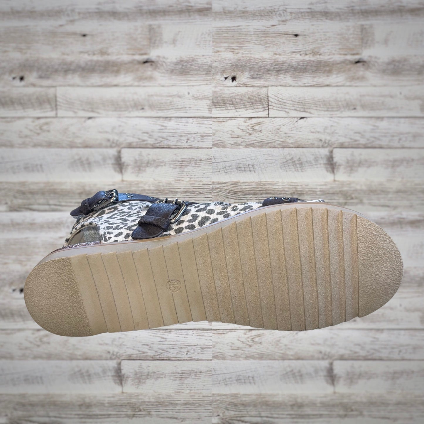 Very G Blazing Leopard Buckle Sandals in Cream