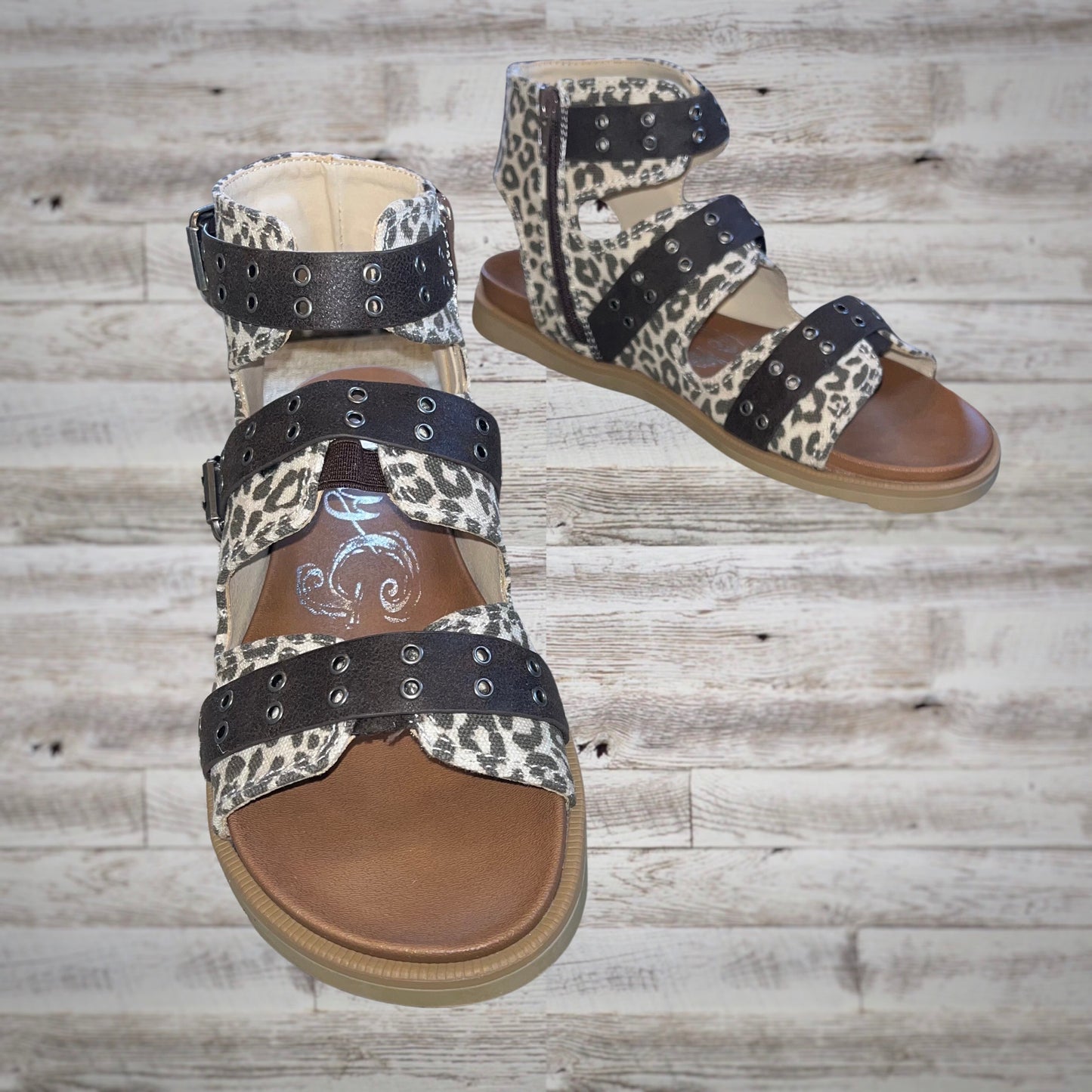 Very G Blazing Leopard Buckle Sandals in Cream