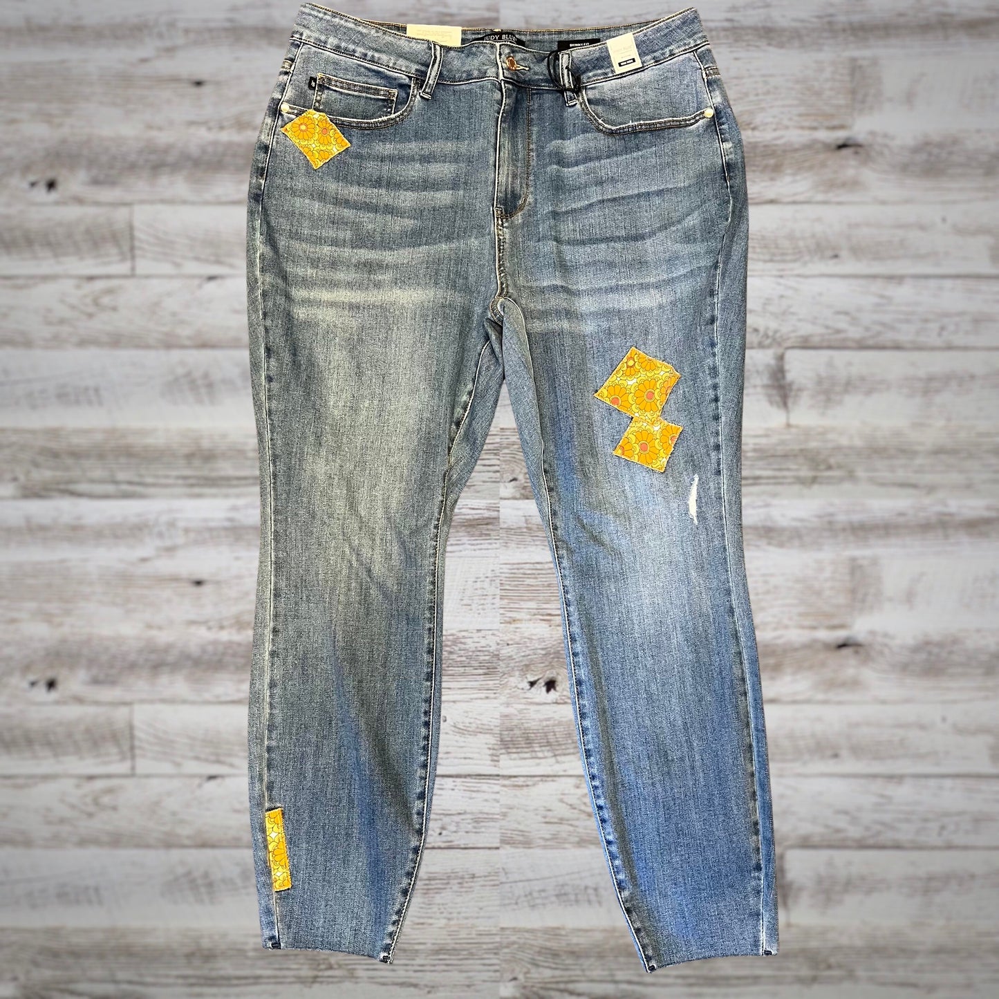 PLUS Judy Blue 70's Floral Patch Skinny Jeans