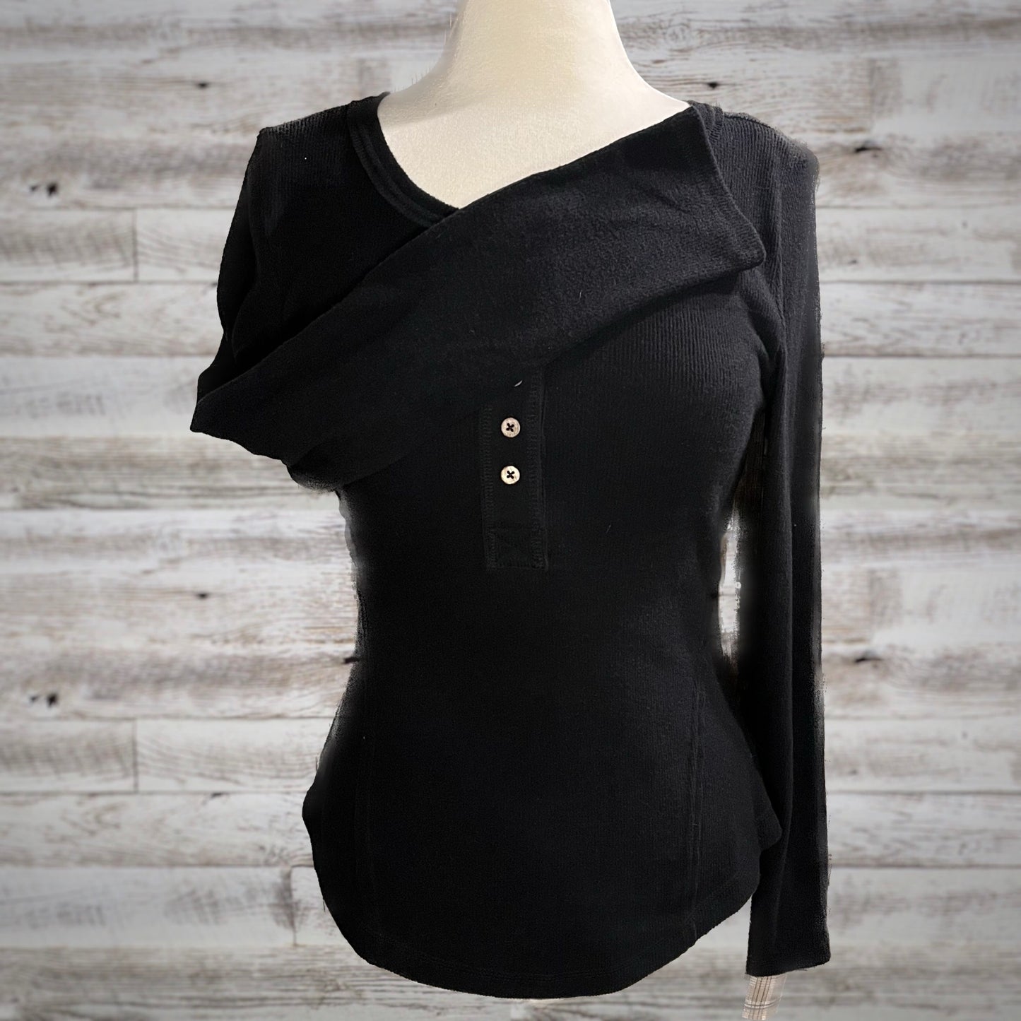 Ribbed Long Sleeve Thermal Henley Shirt in Black