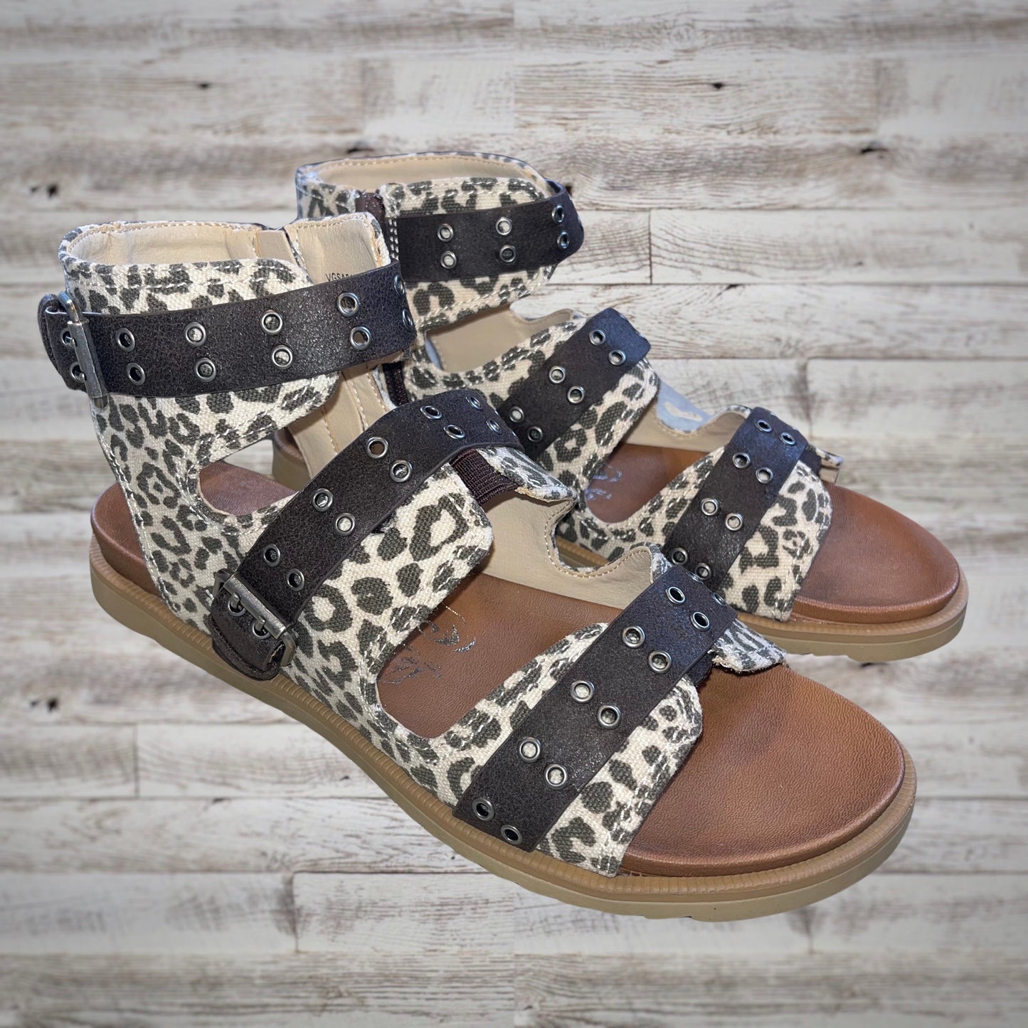 Very G Blazing Leopard Buckle Sandals in Cream