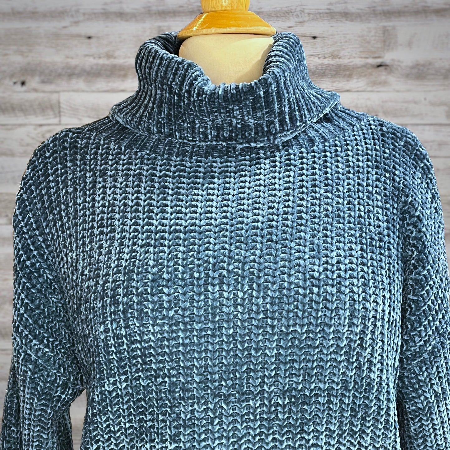 Chunky Chenille Turtleneck Cropped Sweater in Peacock Blue