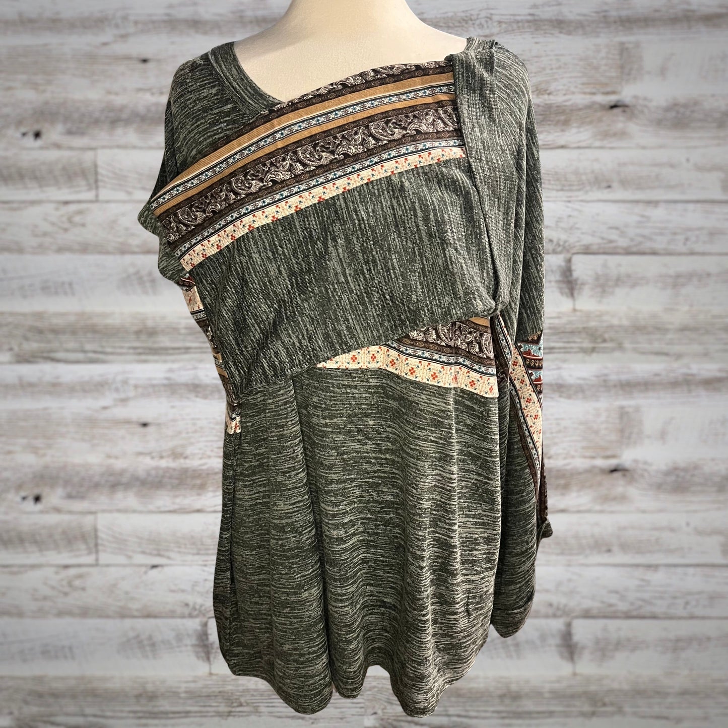 PLUS Paisley Heathered Knit Top with Bell Sleeves