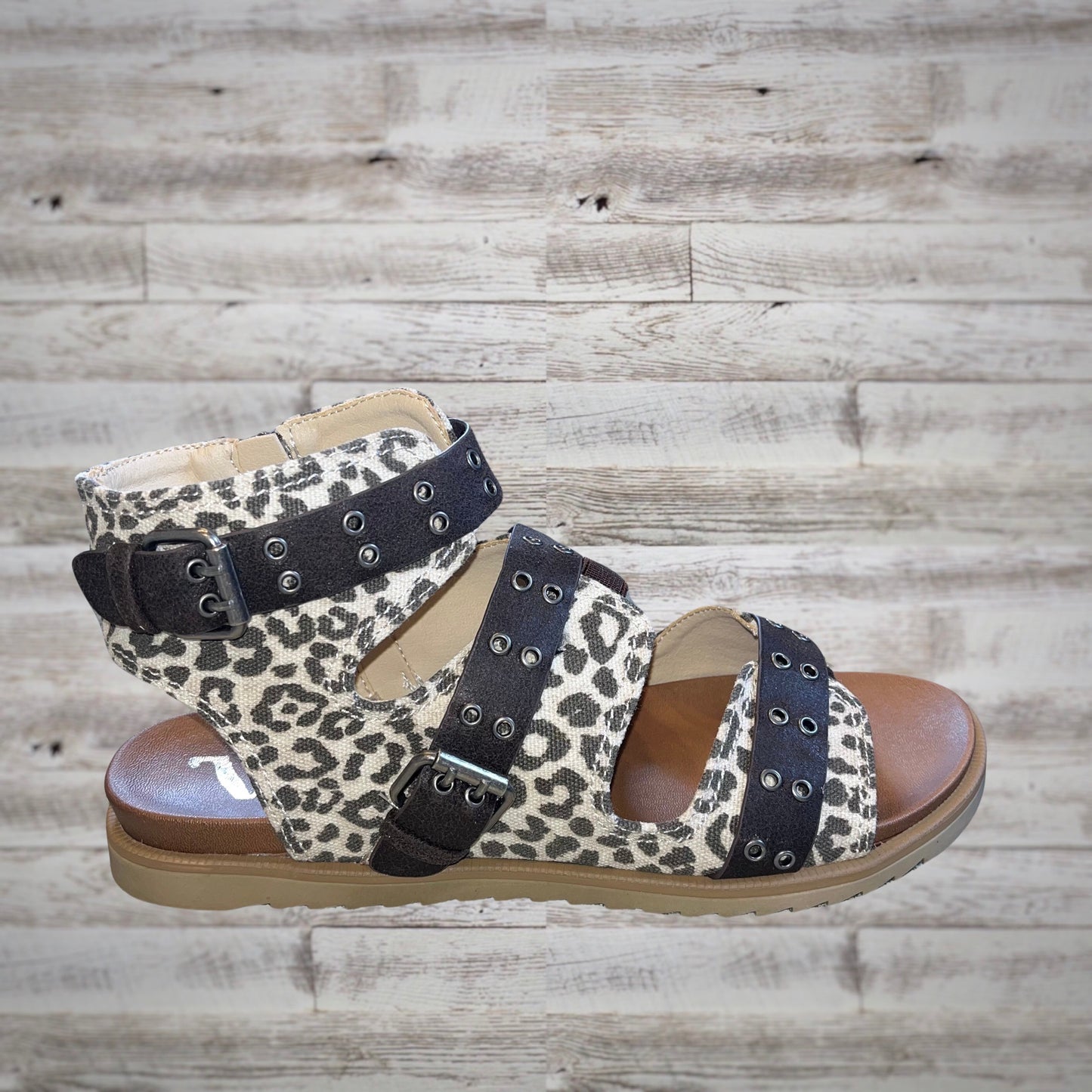 Very G Blazing Leopard Buckle Sandals in Cream