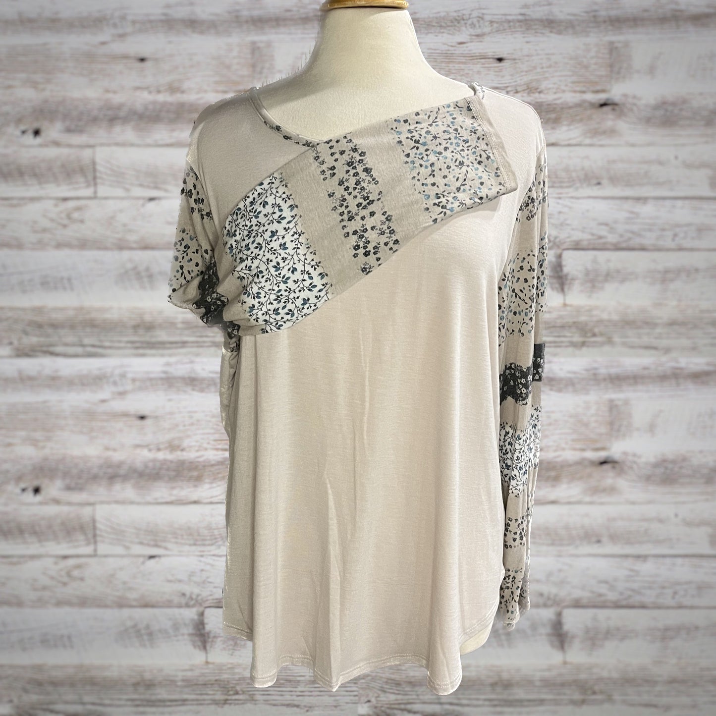 PLUS Dainty Floral Long Sleeve Henley Top in Beige/Navy