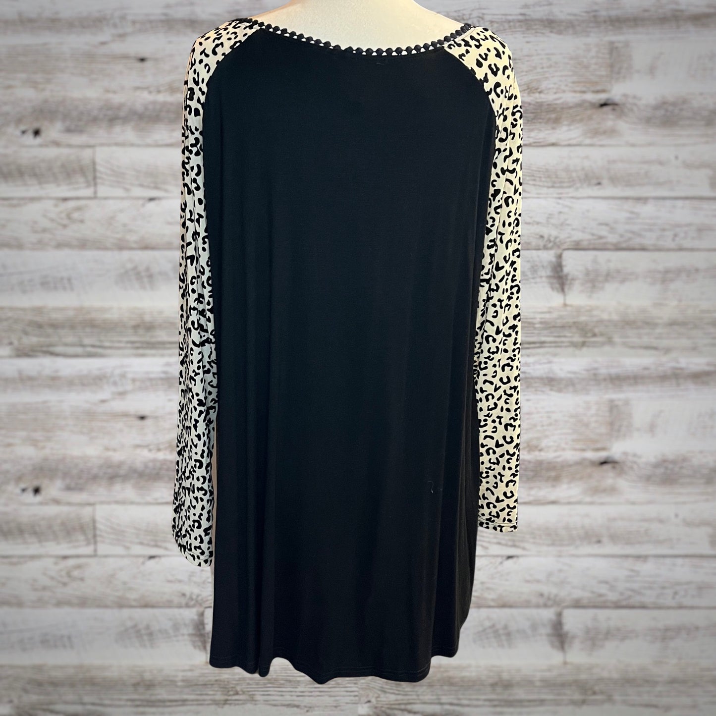 PLUS Sweetheart Neckline Leopard Mesh Long Sleeve Top