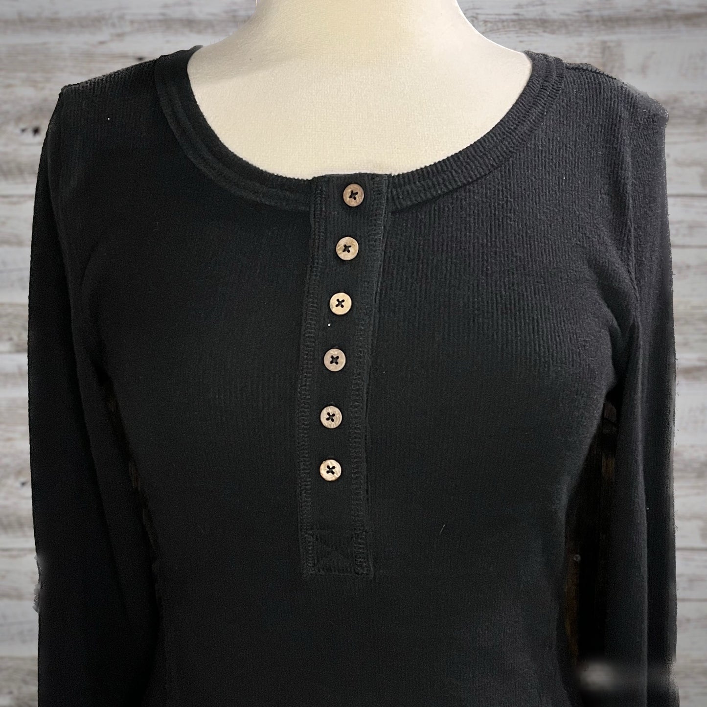 Ribbed Long Sleeve Thermal Henley Shirt in Black