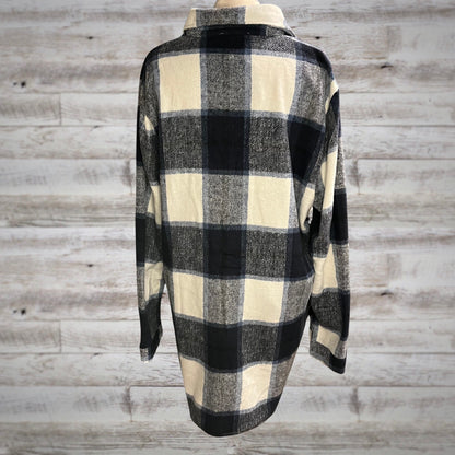 PLUS Longline Plaid Fleece Shacket in Navy/White