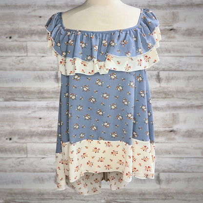 PLUS Ruffled Dainty Floral Crepe Woven Blouse in Blue/White