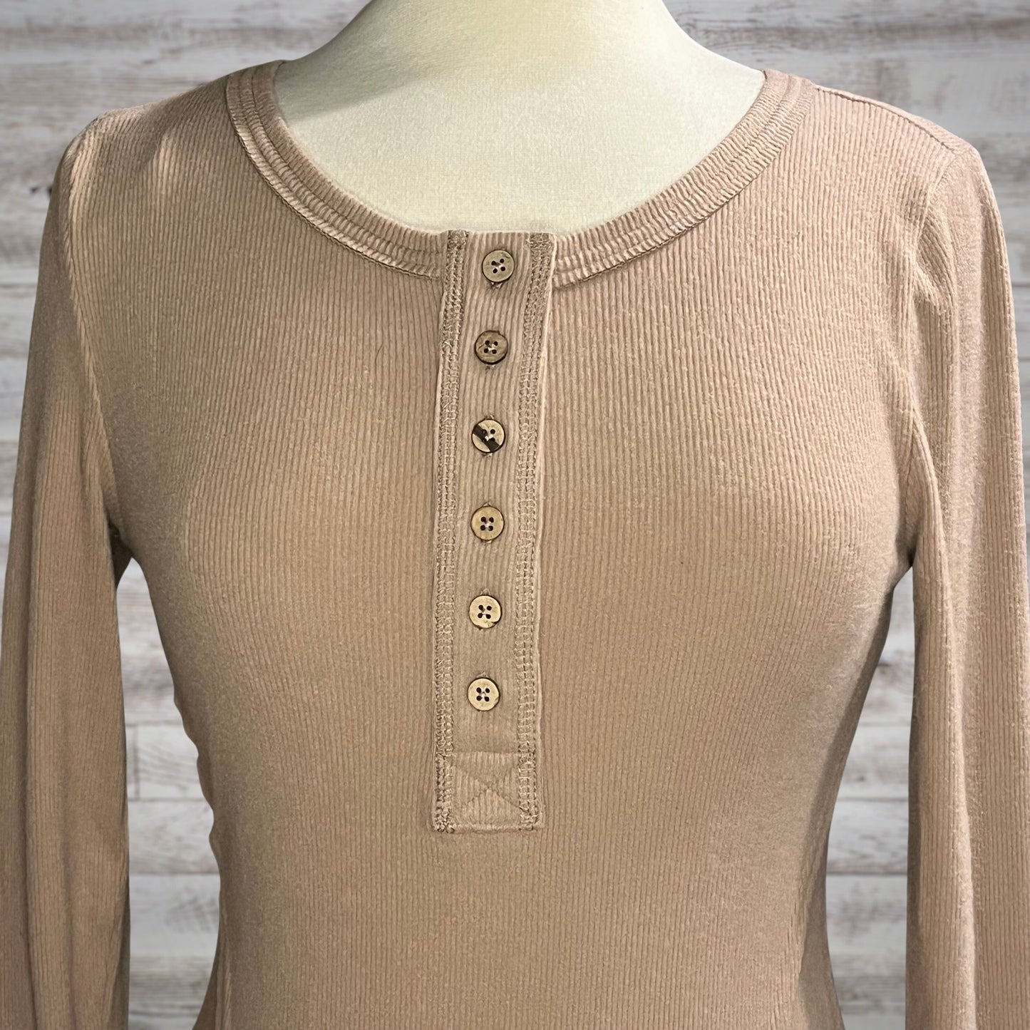 Ribbed Long Sleeve Thermal Henley Shirt in Nude