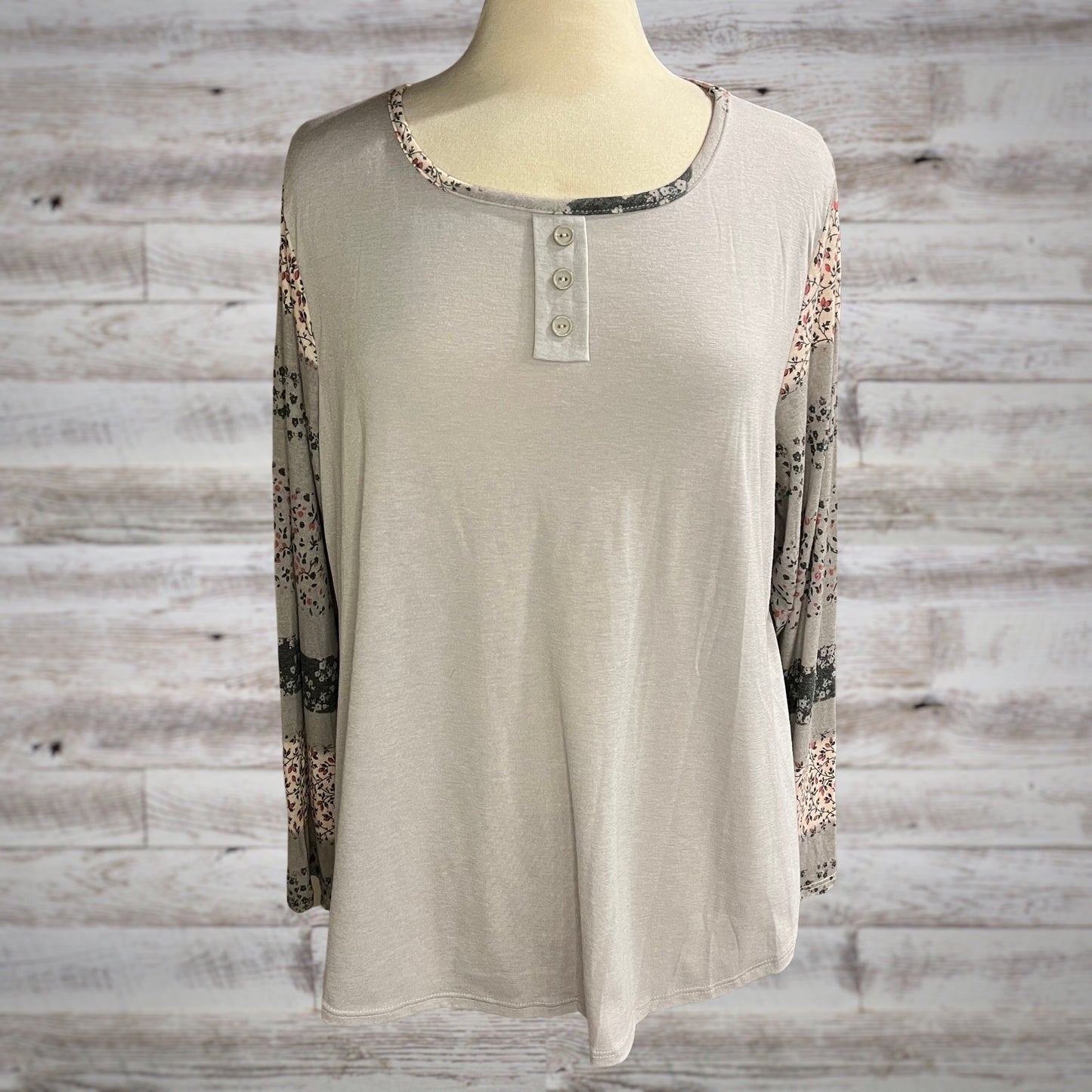 PLUS Dainty Floral Long Sleeve Henley Top in Gray/Pink