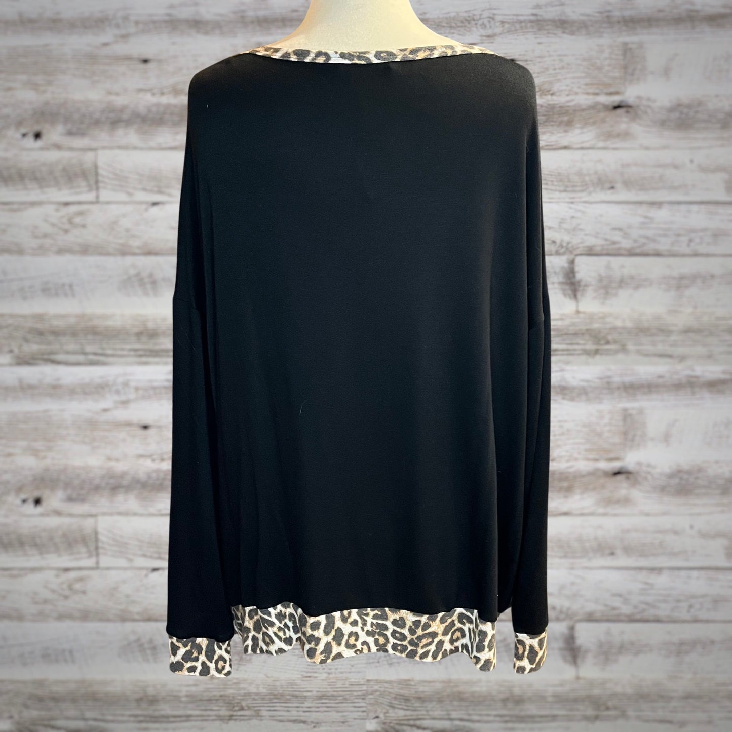 PLUS Leopard Trim Heart Long Sleeve Tee in Black