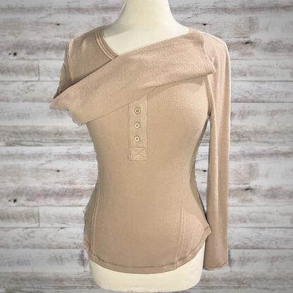 Ribbed Long Sleeve Thermal Henley Shirt in Nude