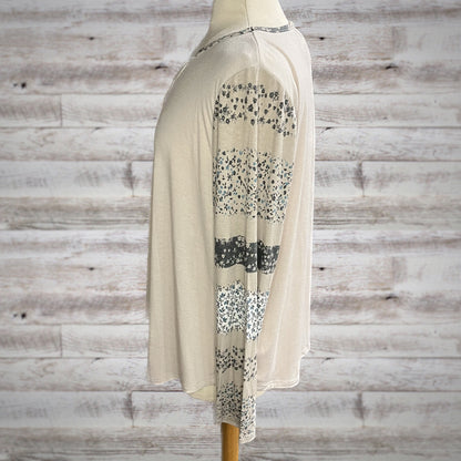 PLUS Dainty Floral Long Sleeve Henley Top in Beige/Navy