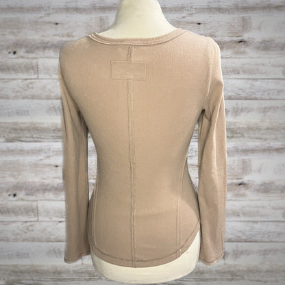 Ribbed Long Sleeve Thermal Henley Shirt in Nude