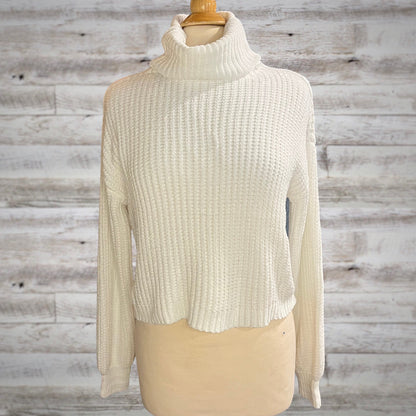 Chunky Chenille Turtleneck Cropped Sweater in Snow White