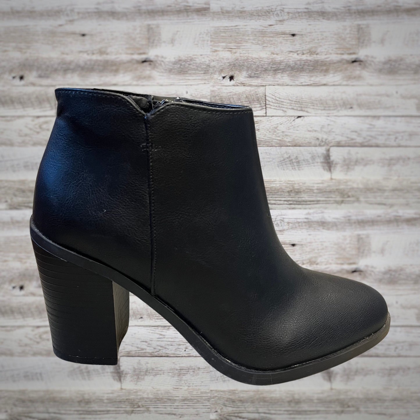 Leather Chunky Heel Zip Side Ankle Booties in Black