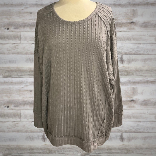 PLUS Lightweight Cable Knit Tunic Top in Gray