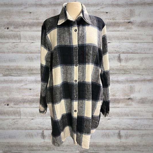 PLUS Longline Plaid Fleece Shacket in Navy/White