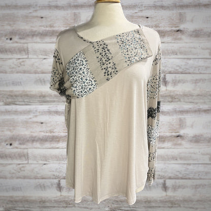 PLUS Dainty Floral Long Sleeve Henley Top in Beige/Navy