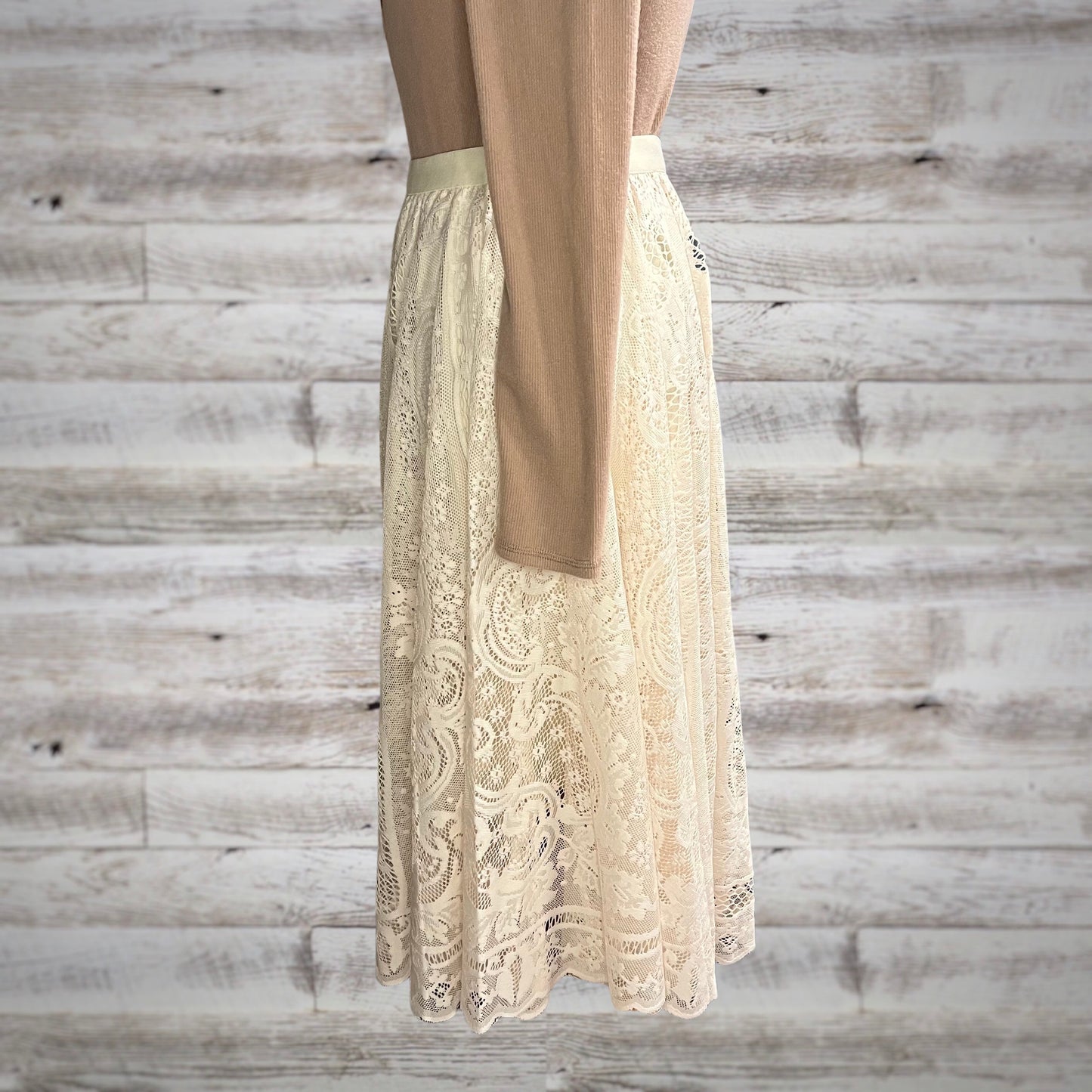 Bohemian Lace Doily Pull On Maxi Skirt in Ivory